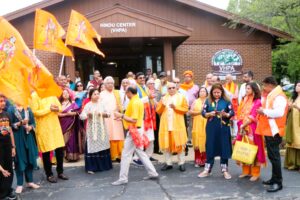 The crowd waiting for the arrival of the Ram Rath Yatra organized by VHPA Chicago. PHOTO: Jayanti Oza